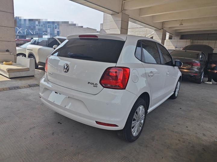 Polo 2016 1.6L AT Comfort photo 4