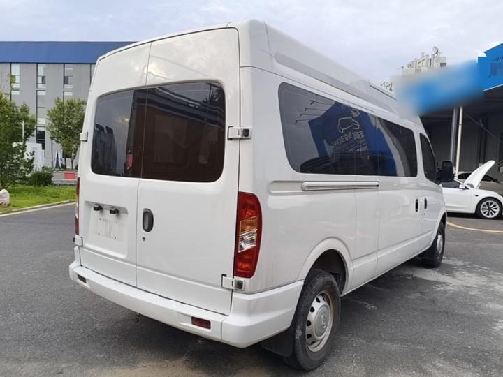 MAXUS V80 2021 2.0T MT Classic Long Wheelbase 6/7/8/9-Seater photo 4