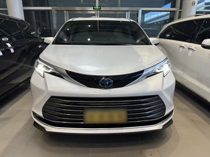 Sienna 2021 2.5L Hybrid Premium photo 2