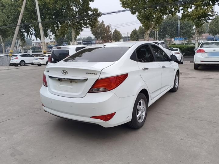 Verna 2014 1.4L AT Leading GLX photo 4