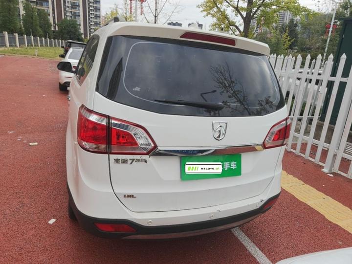 730 2015 1.8L MT Luxury ESP 7-Seater photo 5