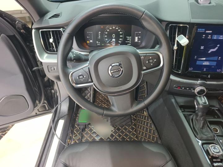 XC60 2021 T5 AWD Sport photo 6