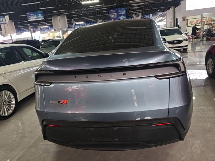 Model Y 2026 RWD photo 5