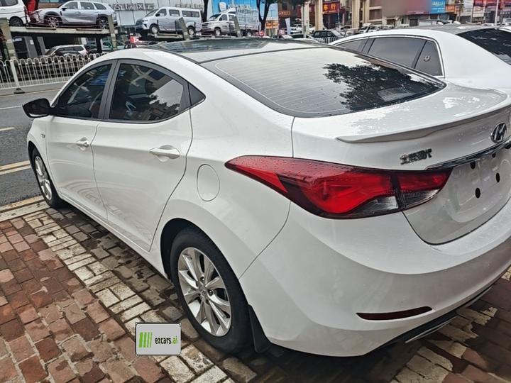 Elantra 2016 1.6L AT Smart photo 4