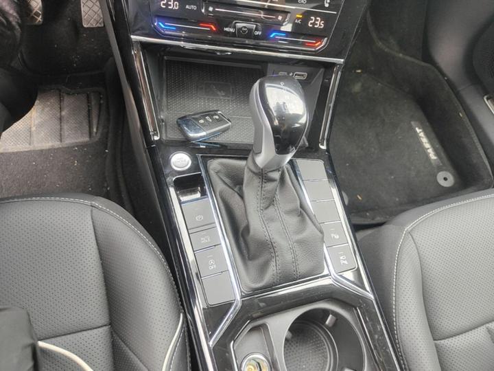 Passat 2024 380TSI photo 4