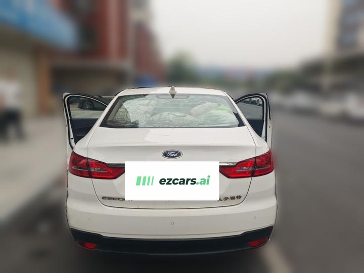 Escort 2019 Facelift 1.5L AT China VI photo 5