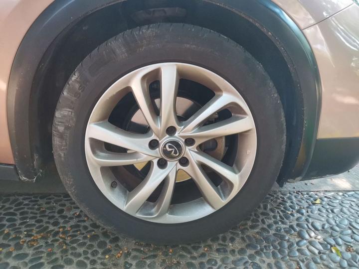 QX30 2017 1.6T RWD Sport photo 8