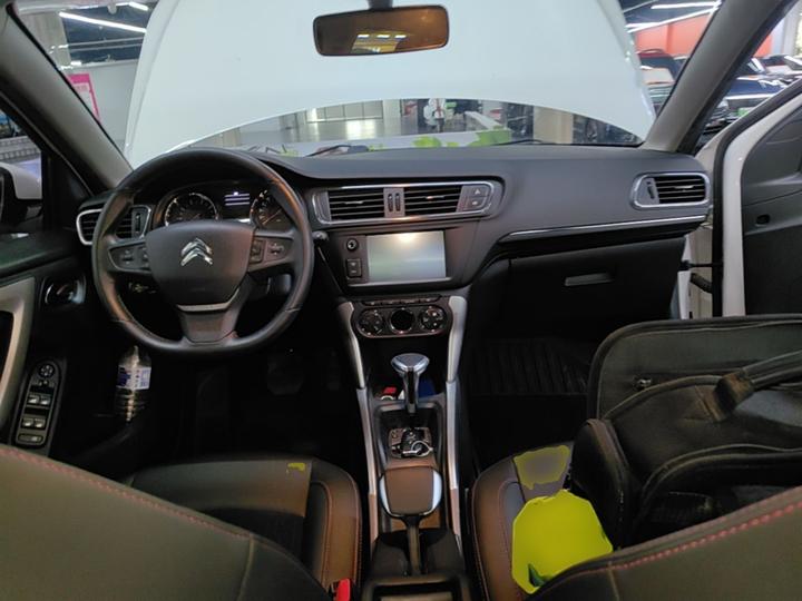 C3-XR 2015 1.6THP AT Smart photo 5
