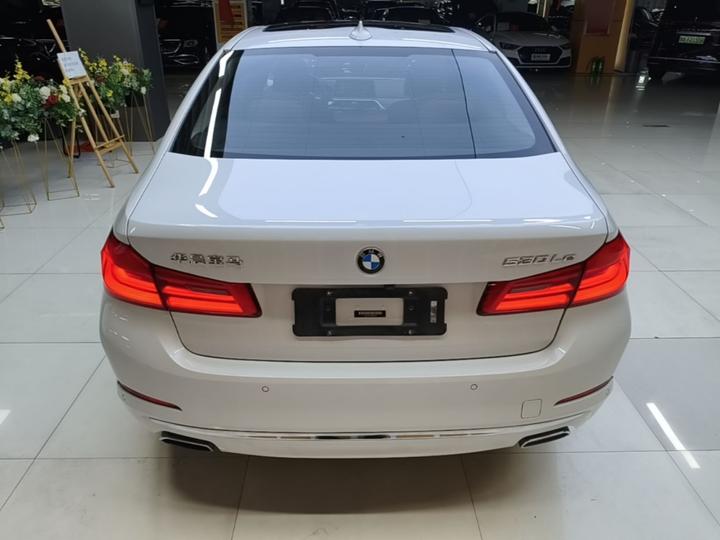 5 Series EV 2020 Upgraded 530Le Luxury photo 3