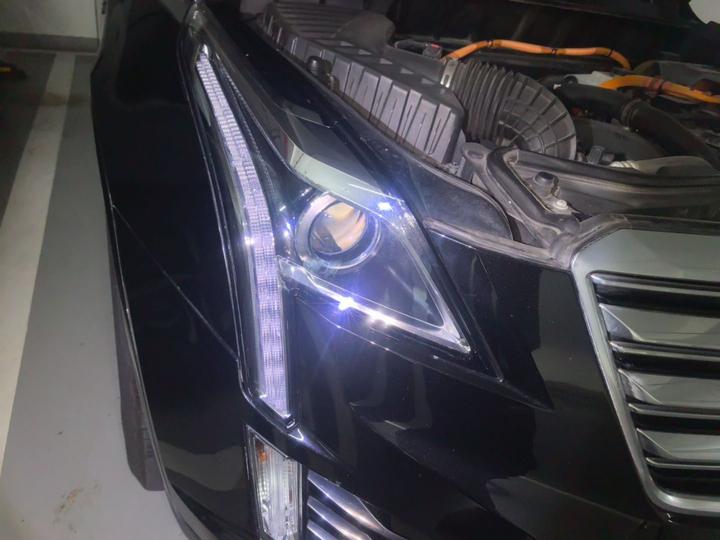XT5 2018 28E AWD Tech photo 7
