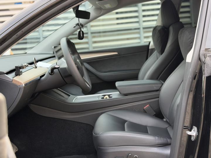 Model Y 2022 Facelift Long Range AWD photo 6