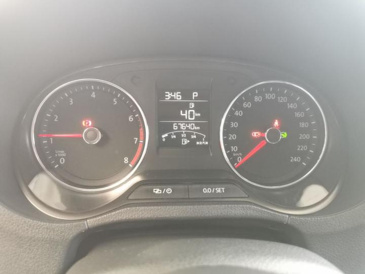 Polo 2016 1.6L AT Luxury photo 7