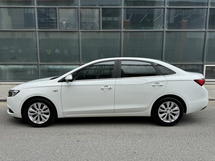 Excelle 2021 Facelift Classic 1.5L AT Elite photo 4