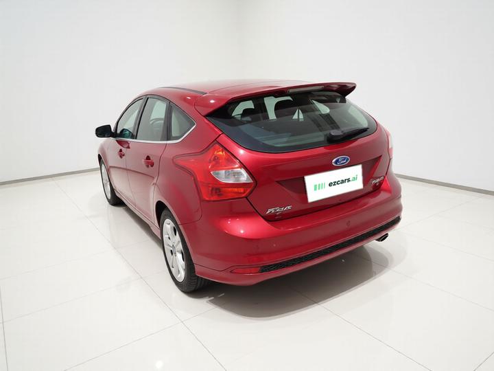 Focus 2012 Hatchback 2.0L MT Luxury Sport photo 4