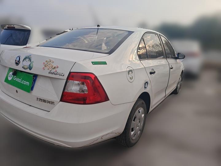 Rapid 2016 1.4L MT photo 6