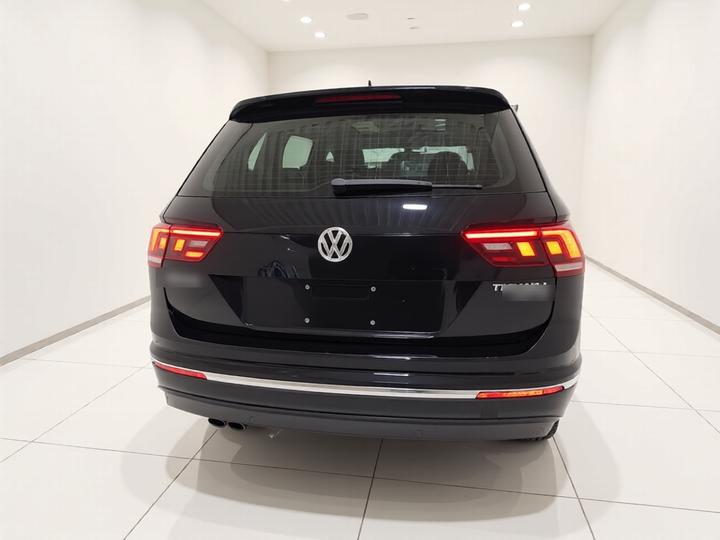 Tiguan L 2018 Facelift 330TSI AT RWD Luxury photo 5