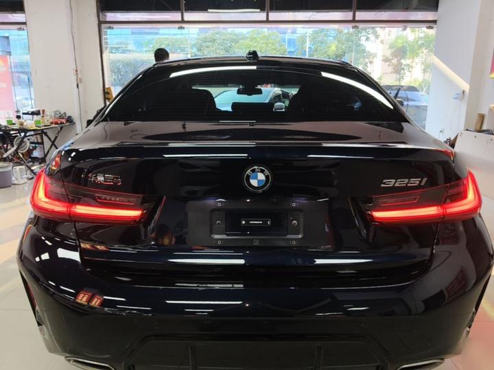 3 Series 2025 325i M Sport Package photo 5