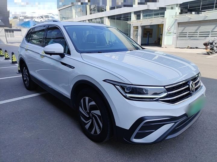 Tiguan L 2022 330TSI AT RWD Smart photo 3