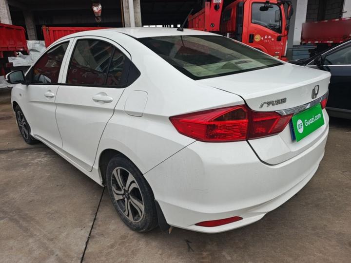 2017 1.5L CVT Comfort photo 4