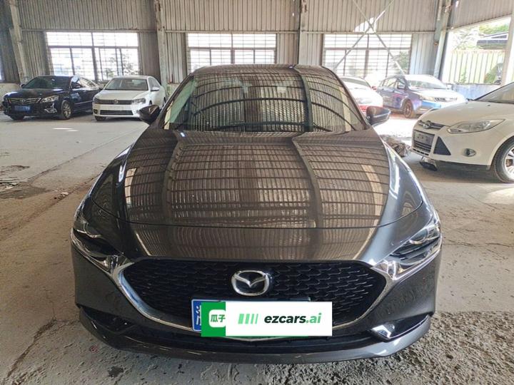 3 Axela 2021 2.0L AT photo 2