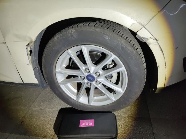 Focus 2015 Sedan 1.6L MT photo 8