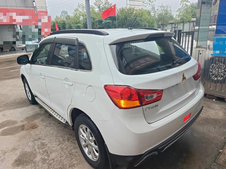 ASX 2013 2.0L CVT RWD Elite photo 4