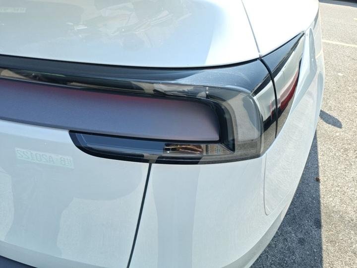 Model Y 2025 RWD photo 7