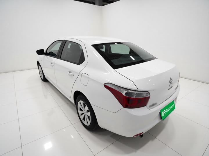 2016 1.6L MT Fashion photo 4