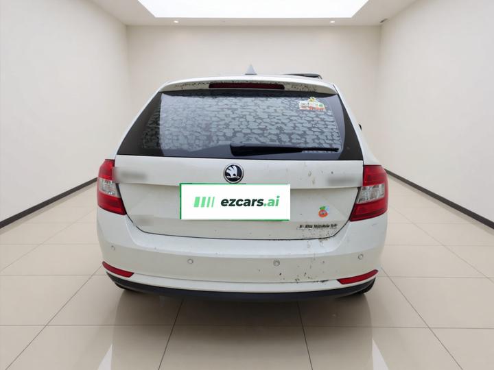 Rapid Spaceback 2018 1.6L MT Standard photo 5