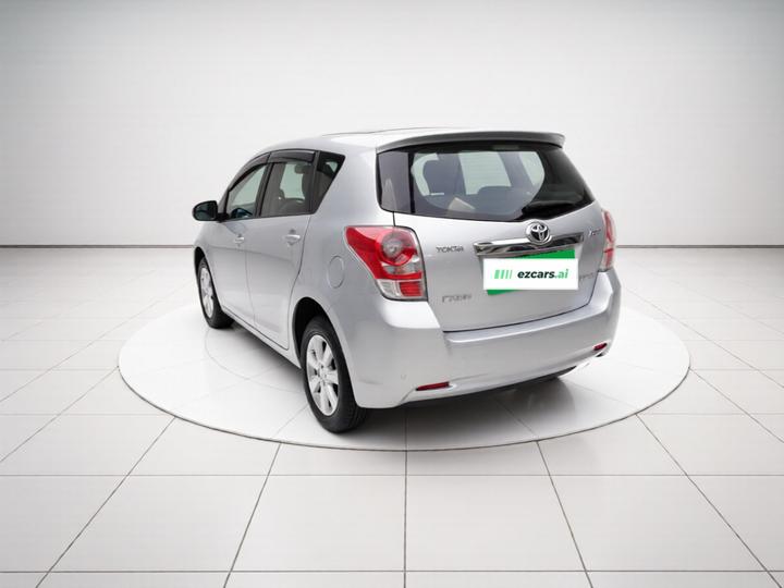 2011 180G CVT Luxury photo 4