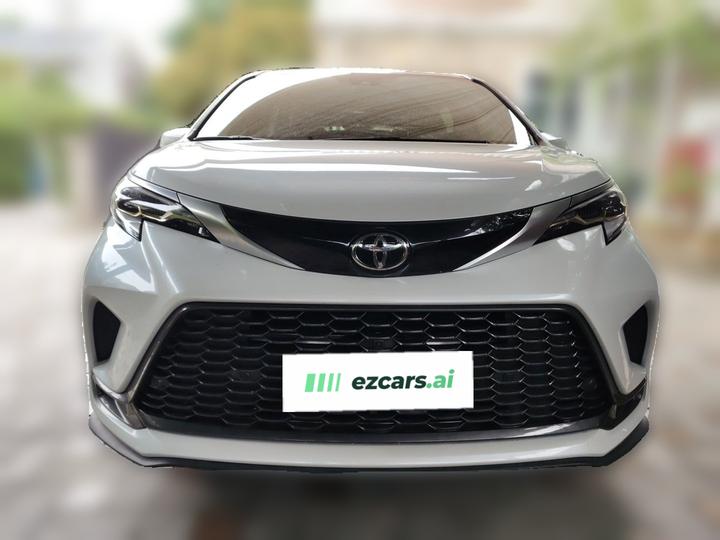Granvia 2024 2.5L Hybrid Premium PLUS photo 2