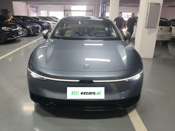 007 2024 RWD ADAS 75kWh photo 2