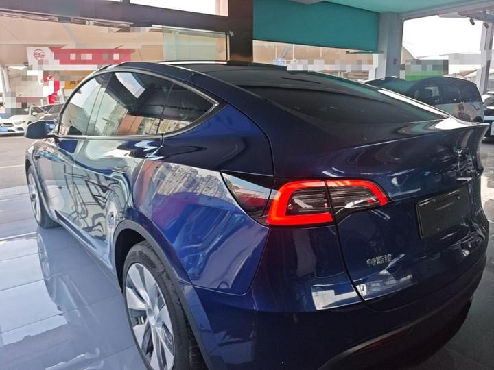 Model Y 2021 Standard Range RWD photo 4