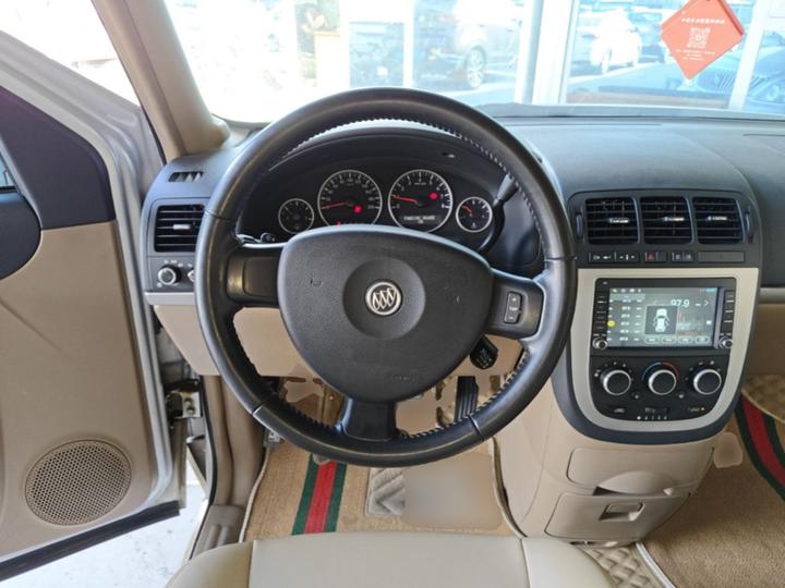 GL8 2014 2.4L Executive photo 6