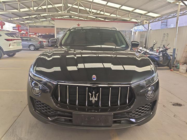 Levante 2016 3.0T Standard photo 2