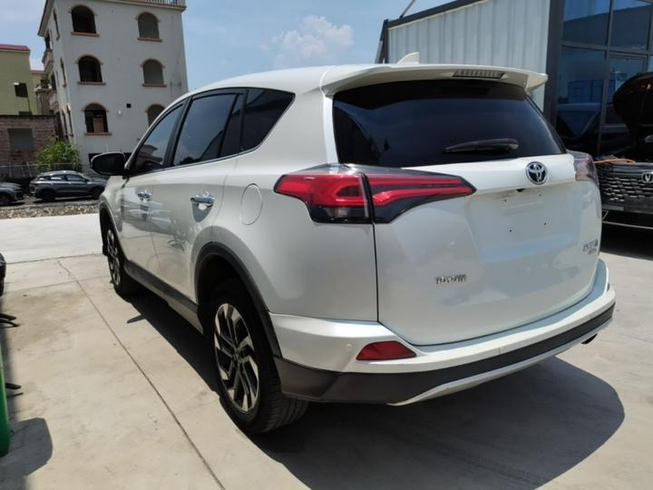 RAV4 2016 2.5L AT AWD Elite photo 4