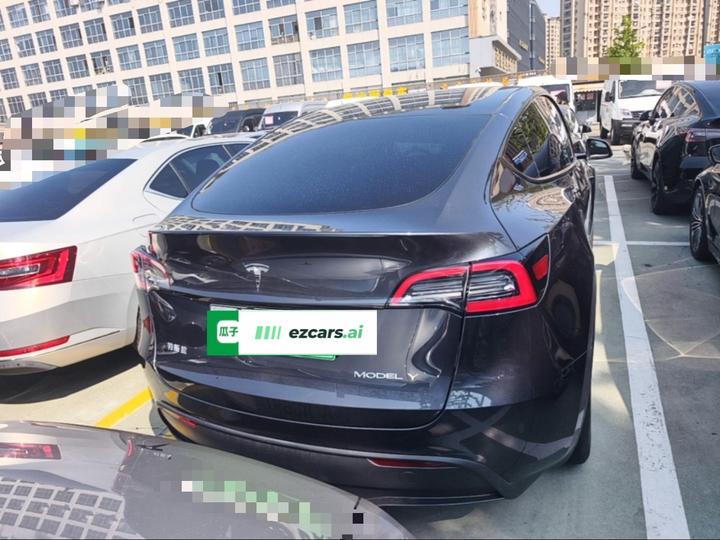 Model Y 2024 RWD photo 3