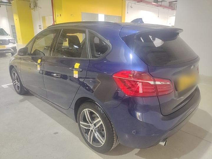 2 Series Wagon 2016 218i Sport Design Package photo 4