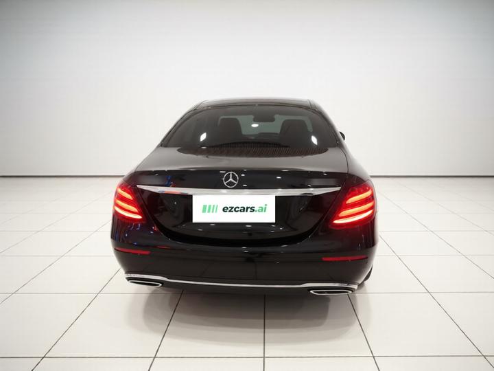 E-Class 2017 E 320 L 4MATIC photo 3