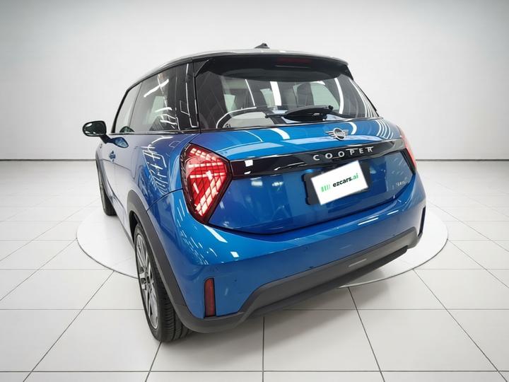 2025 1.5T COOPER Classic 3-Door photo 4