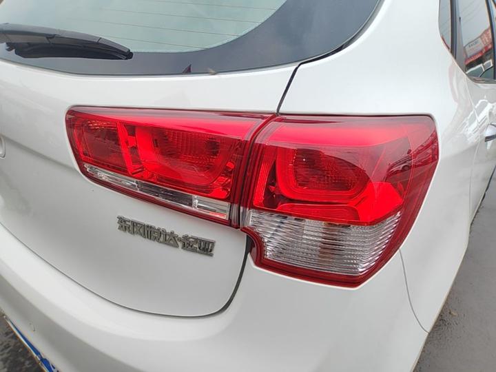K2 2015 Hatchback 1.4L AT GLS photo 7