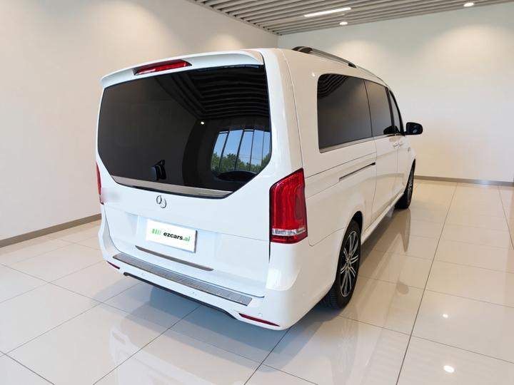 V-Class 2021 V 260 L Long Wheelbase Luxury photo 4