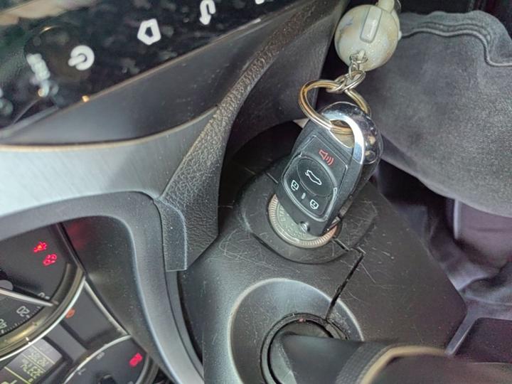 2015 1.6L AT photo 8