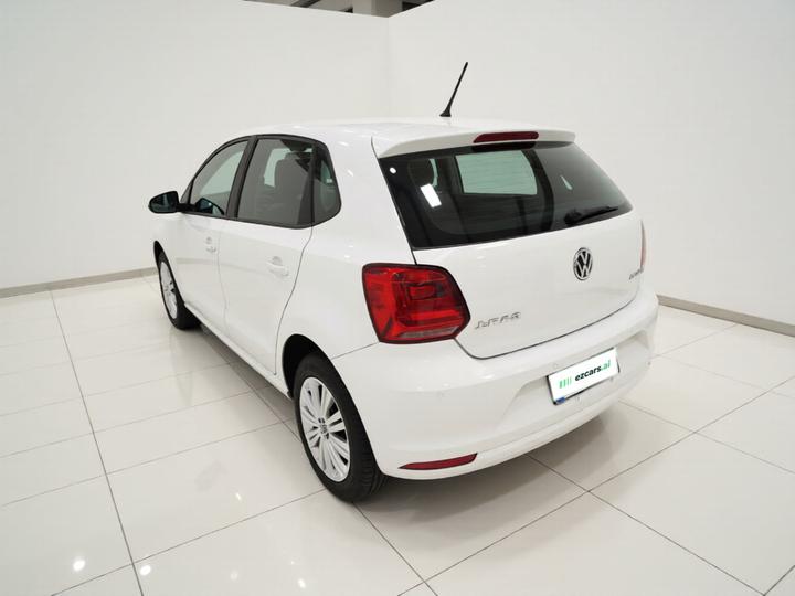 Polo 2016 1.6L AT Comfort photo 4