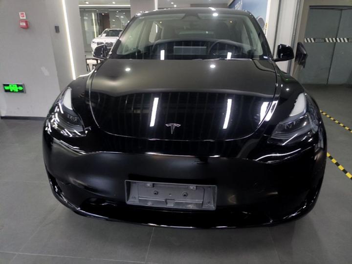 Model Y 2024 RWD photo 2