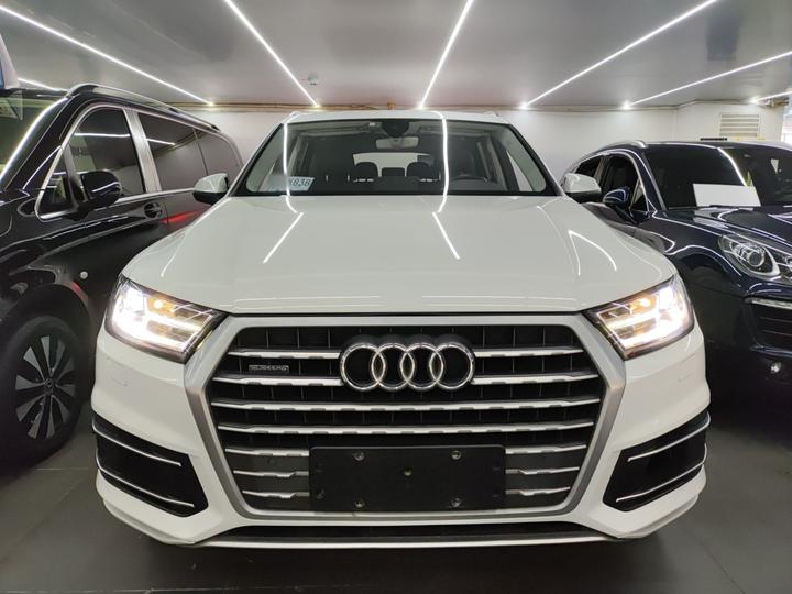 Q7 2016 45 TFSI Tech photo 2