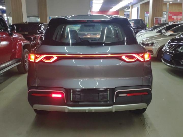 Yuan UP 2025 ADAS 401KM Leading photo 5
