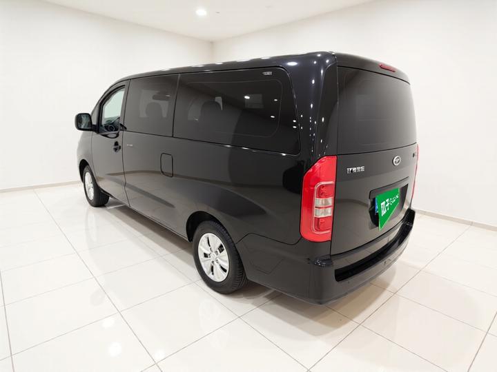 Refine M3 2019 PLUS 1.8L Luxury photo 4