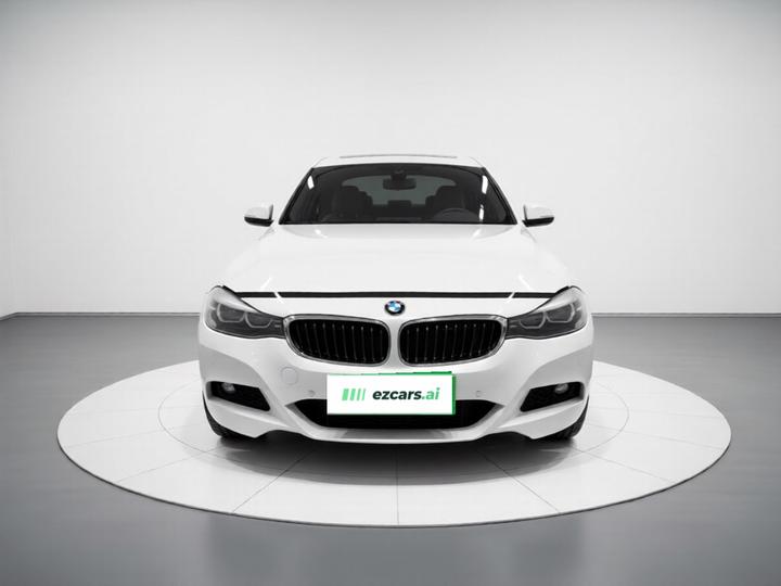 3 SeriesGT 2019 320i M Sport Package photo 2