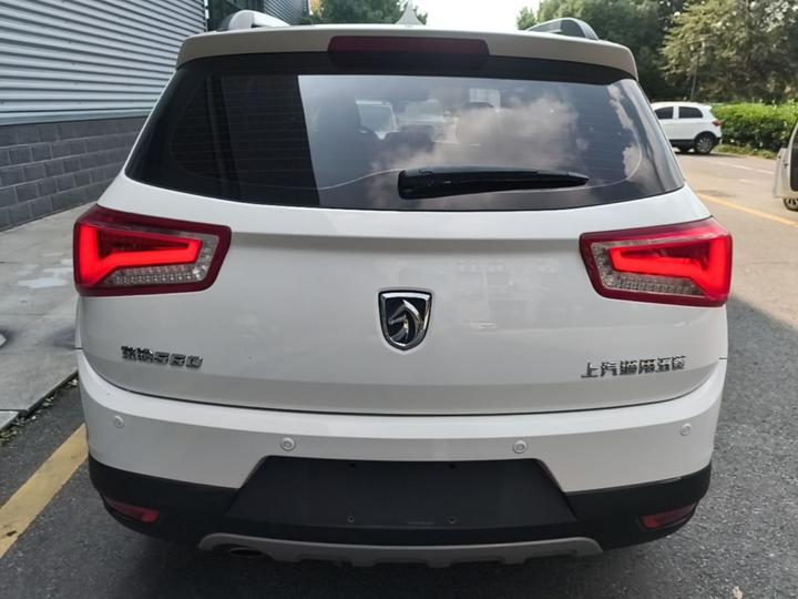 560 2015 1.8L MT Elite photo 3